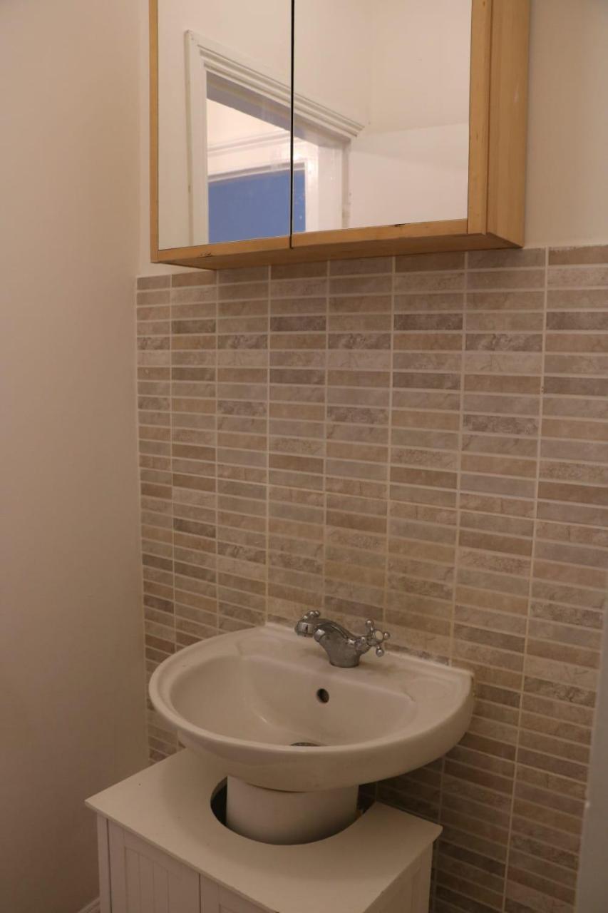 Victoria Style Flat Near Victoria Station Apartment ลอนดอน ภายนอก รูปภาพ