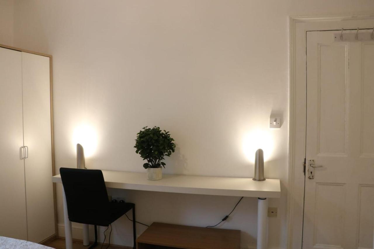 Victoria Style Flat Near Victoria Station Apartment ลอนดอน ภายนอก รูปภาพ